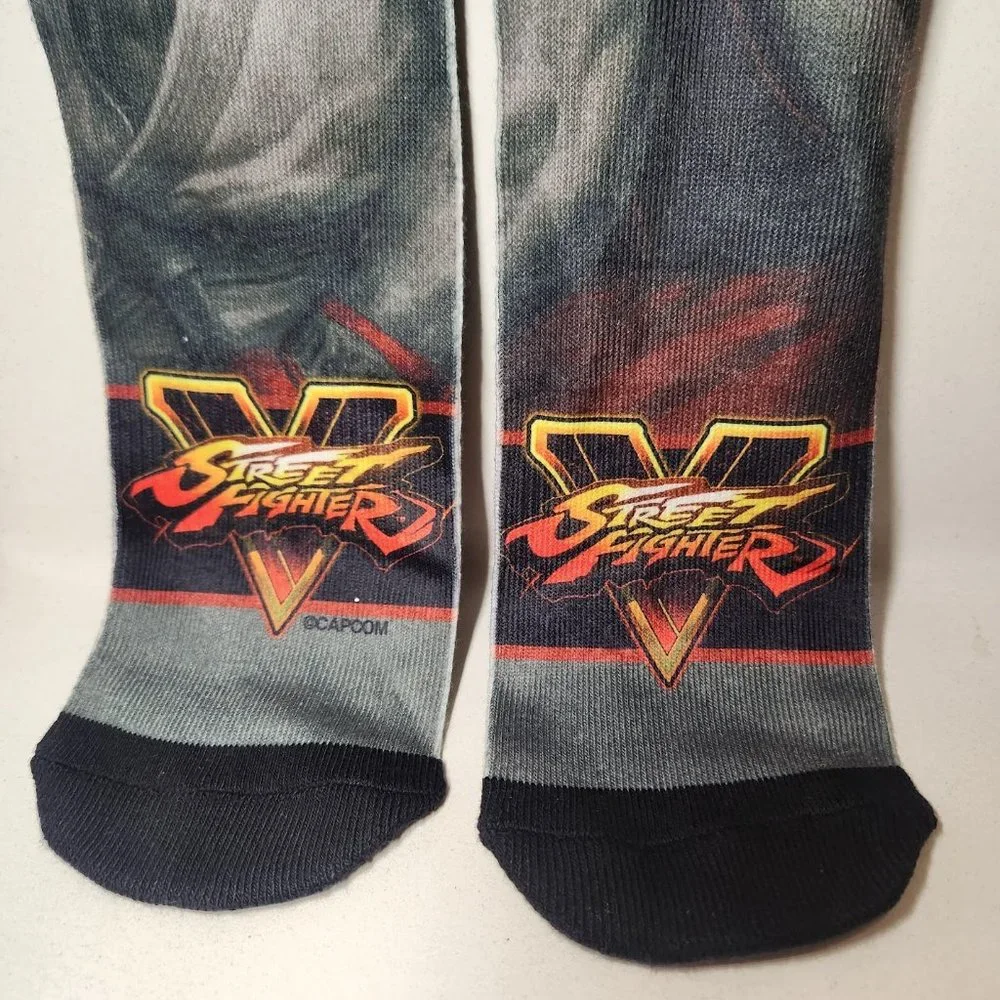 NEW Odd Sox Street Fighter Socks Size 6-13 Men's  Hadouken! Comes from a pet-fre